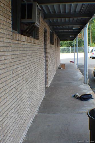 9 N Main St, Enfield, CT 06082